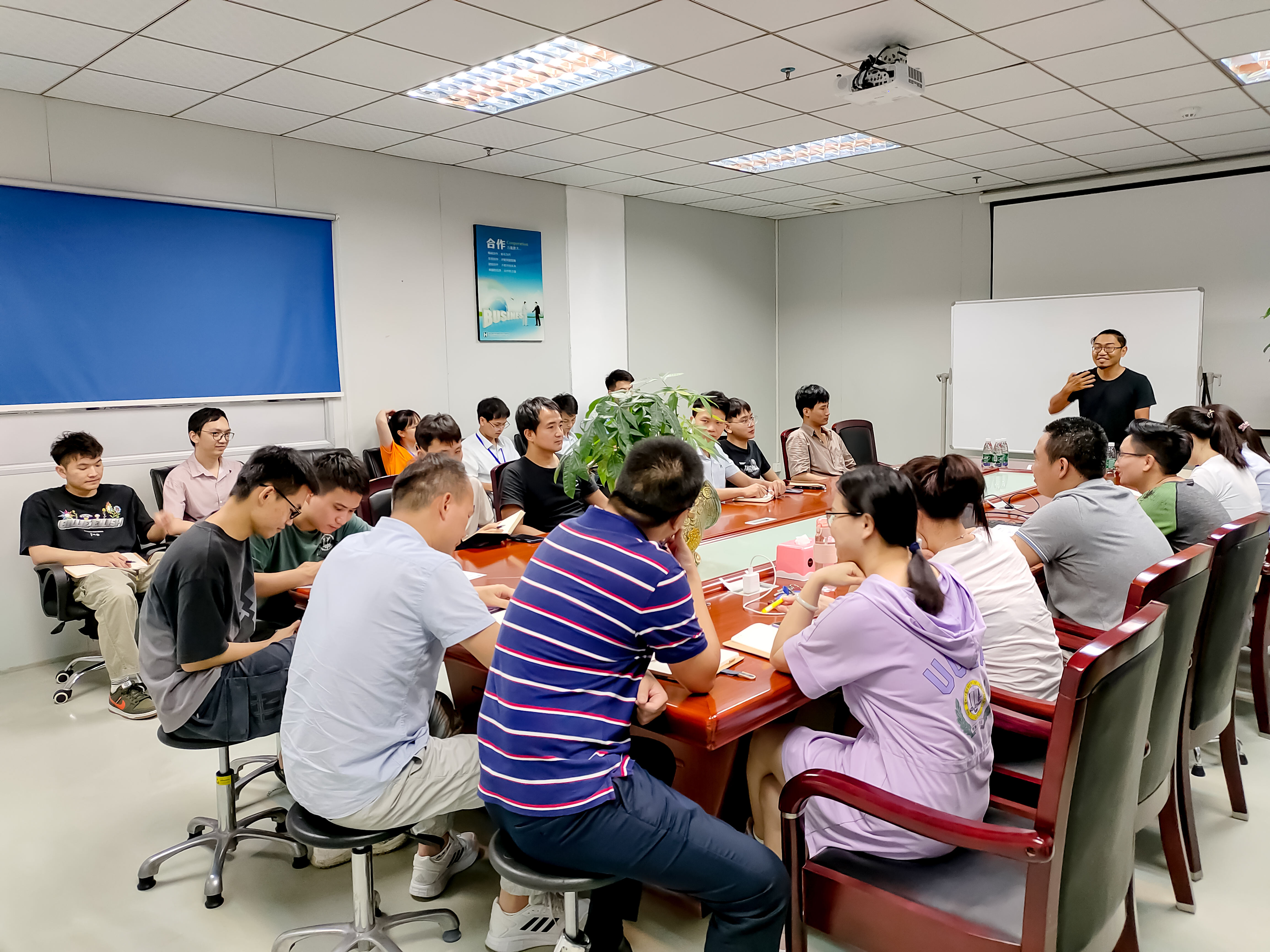 今年会jnh科技首期商务英语培训课程正式结束！2022年11月11日
